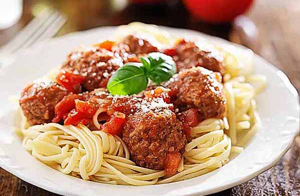 Паста с фрикадельками - простой рецепт