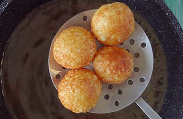 Сырные шарики во фритюре