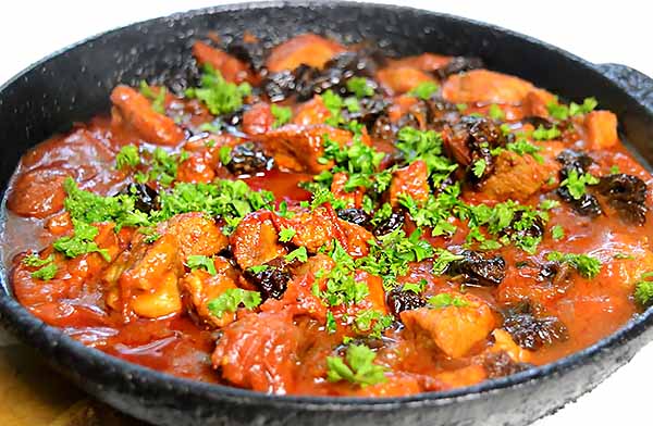 Жаркое с черносливом - готовим на сковороде