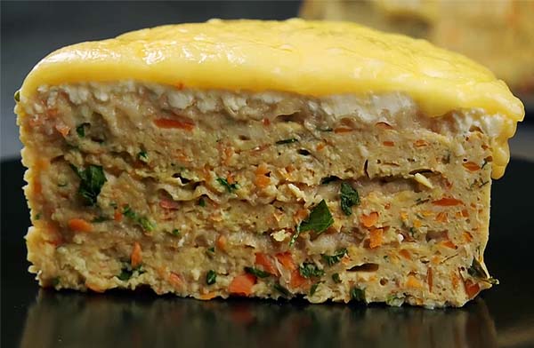 Куриный пирог с вафлями и сыром