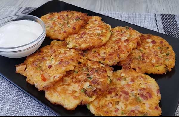 Минутка - колбасные котлеты с сыром