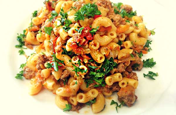 Макароны с мясом и овощами