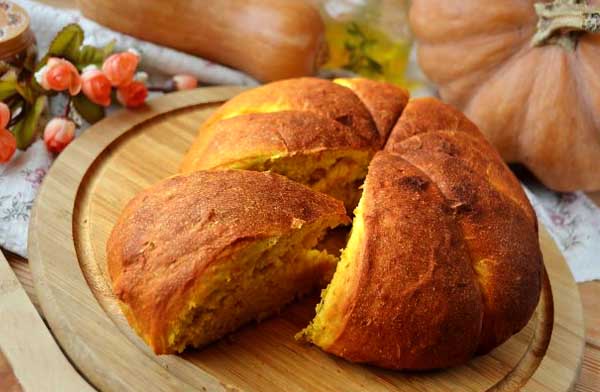 Тыквенный хлеб - яркий ароматный и очень вкусный