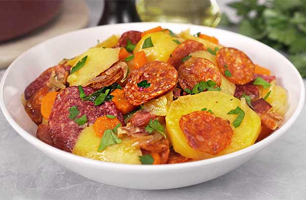 Дублинский коддл - Ирландское рагу из колбасы и картофеля