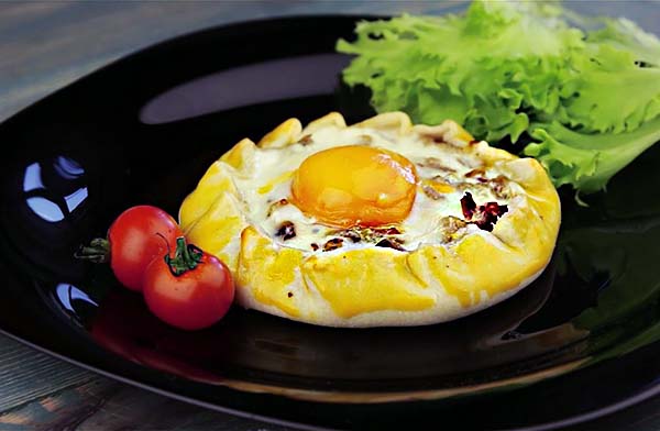 Галета с грибами и яйцом