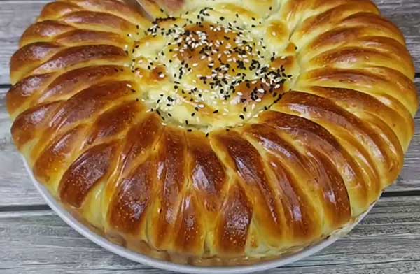 Быстрый пирог с начинкой - простой рецепт